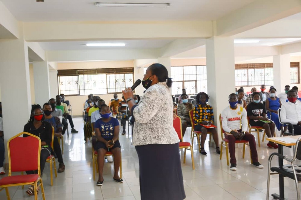 kiu-deputy-chief-librarian-tells-new-students-to-fully-utilize-university-library